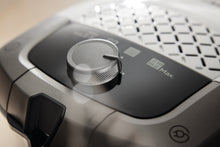 Load image into Gallery viewer, Miele Guard S1 Bagged Vacuum Cleaner