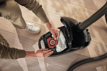 Load image into Gallery viewer, Miele M1 Cat &amp; Dog Bagged Vacuum Cleaner
