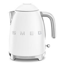 Load image into Gallery viewer, SMEG 50's Style Kettle
